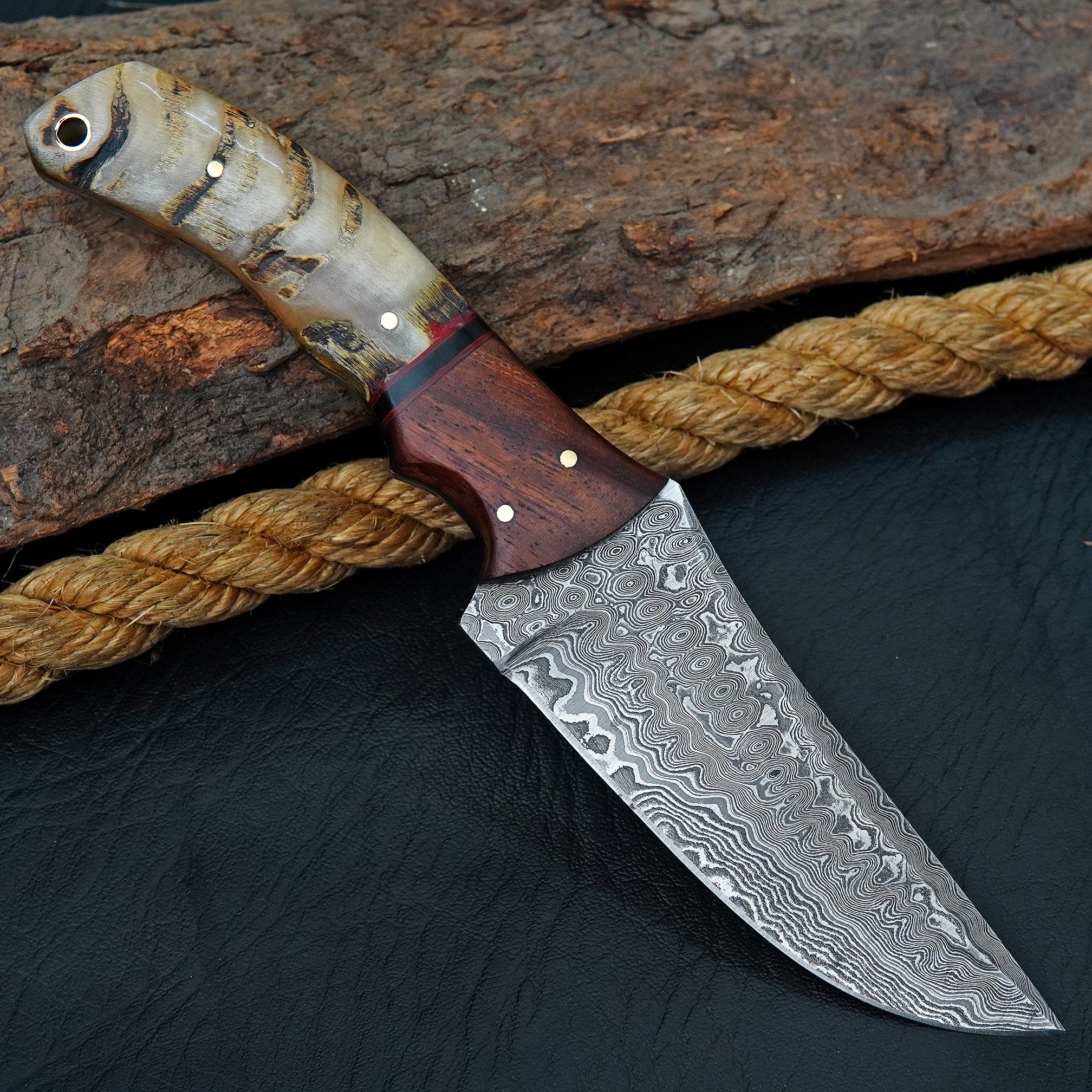 Ferossa Heritage Horn Damascus Skinner Knife – Handmade